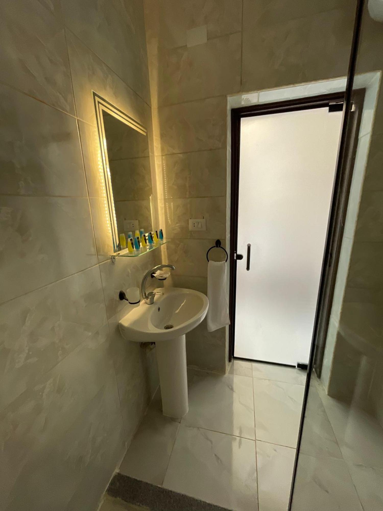 New Glamour Pyramids Hotel Kafret el-Gabal Zewnętrze zdjęcie